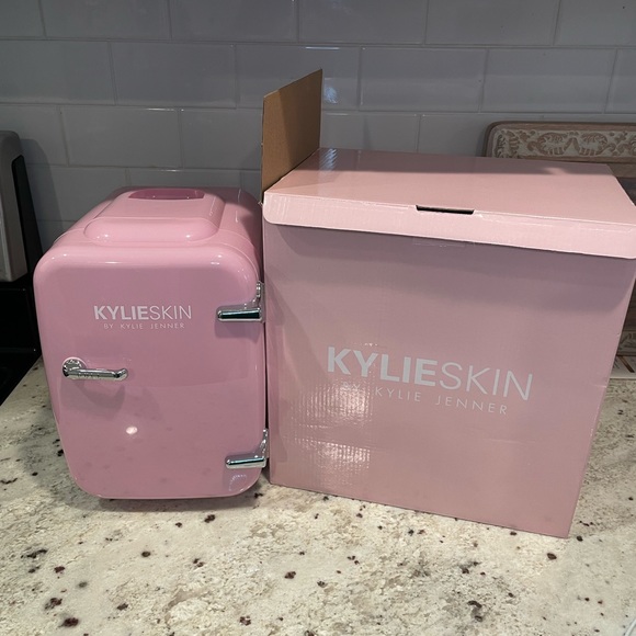 Kylie Cosmetics Makeup Kylie Skin By Kylie Jenner New Refrigerator